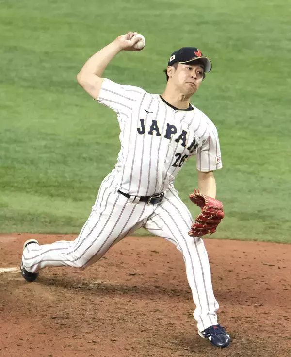 侍ジャパン・種市篤暉　ベネズエラ強力打線を３人ピシャリ→回またぎの８回にけん制悪送球で追加点…６回には伊藤が逆転３ラン被弾、終盤で痛恨３点差に