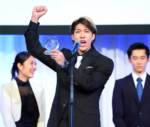 【スノーアワード】ジャンプ男子のニューヒーロー、二階堂蓮は優秀選手賞をゲット　「取ったぞー、イェーイ」