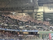 ドジャース戦にもメジャーで流行中の“上半身裸集団”が出現　試合中に増殖→左翼スタンドを約３００人が占拠「レッツゴー！ブルワーズ！」の大応援