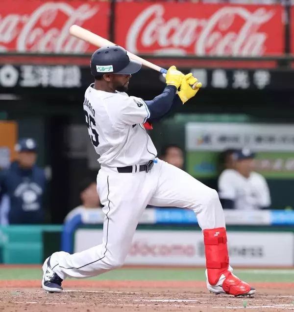 【西武】１８年以来の首位で交流戦突入　カナリオが１試合２発　最大借金５→３年ぶり７連勝→貯金７