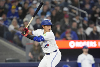 ブルージェイズ・岡本和真が２試合連続マルチ安打…悪送球で今季６つ目失策も記録…苦しい台所「ブルペン手薄になっている」とシュナイダー監督