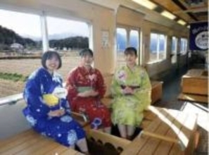 今年度も近鉄で「足湯列車」名古屋～湯の山温泉の車内でほっこり“ヒノキ風呂”