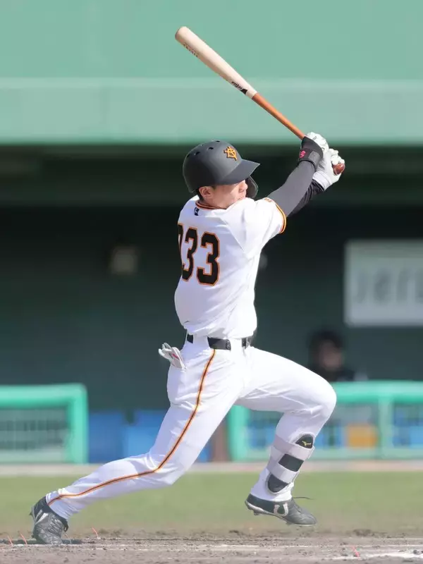【巨人】紅白戦で輝いた背番号「０３３」入団３年目の育成・平山功太が打でアピール