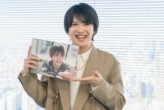 坂垣怜次　舞台デビューから１０年で初のカレンダー発売「今の自分にしか出せない七変化」と自信