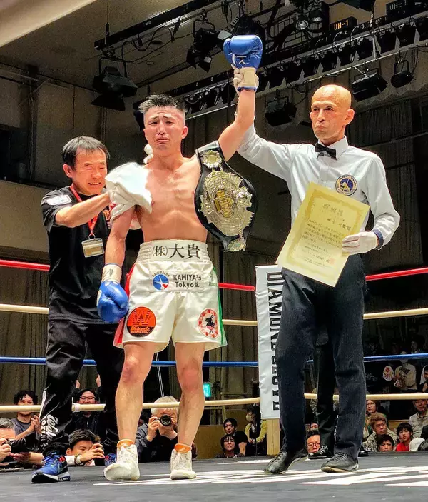 【ボクシング】亀山大輝が日本ライトフライ級新王者に「練習して世界を目指します」　世界ランカーの川満俊輝に判定勝ち