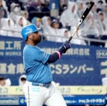 【日本ハム】レイエス３戦連発６号２ラン「逆風なので無理をせずフォアボールでも良い」バックスクリーンへ推定飛距離１２７メートル弾