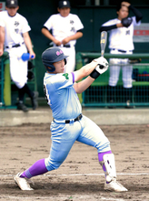 【高校野球】滝川西がコールド発進　ＤＨ高橋康生が２安打２打点の活躍　苦手の守備から解放され「バッティングに集中できる」