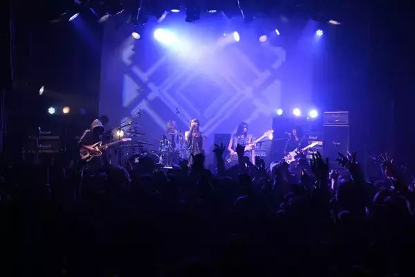 「ガルクラ」新バンド「Ｆ―２７２」が初のワンマンライブでついに素顔お披露目　来年１月に次なるライブも決定