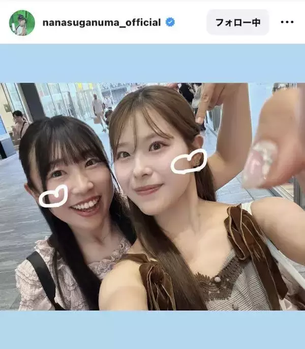 人気女子ゴルファーのお揃いリボンショットに「二人とも可愛すぎる　アイドルですね」「まるで姉妹みたい」菅沼菜々が公開