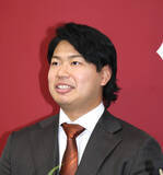 「【巨人】現役ドラフトで日本ハムから加入の松浦慶斗が入団会見「右の（田中）瑛斗、左の慶斗に」　背番号は５４」の画像1