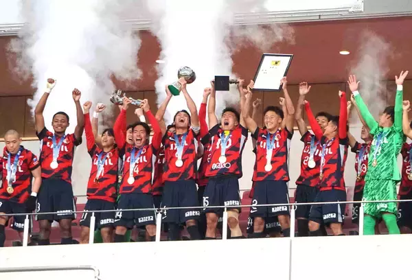 鹿島ユース３冠「この場を借りて３年生に感謝伝えたい」指揮官が１、２年生中心のチーム支えた最高学年に感謝