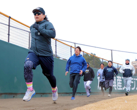 巨人・甲斐拓也　早朝散歩から始まる自主トレ「６時なら６時にピシャッと来る」後輩に背中で示すメッセージ