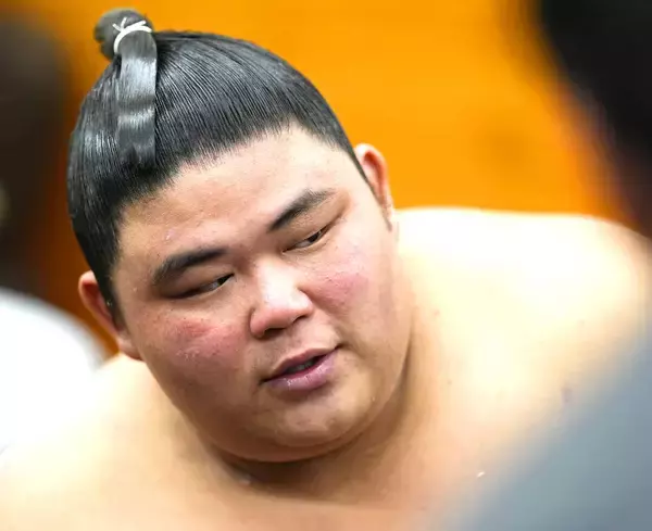 伯乃富士　天覧相撲の結びの一番で金星「陛下に見てもらえるのは光栄」