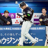 「【ソフトバンク】小久保裕紀監督、右足に死球受けた近藤健介は「骨は大丈夫そう」６日以降の出場は状態を見て判断」の画像1