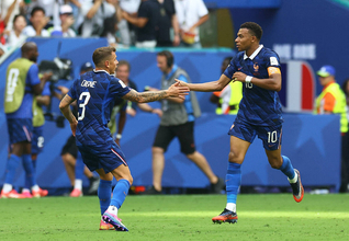 【Ｗ杯】エムバペが今大会１０点目！５６年ぶりの１大会２桁得点者に　通算得点メッシ抜きトップ　またもオリセとのホットライン