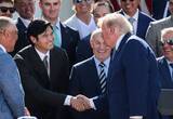 「大谷翔平がトランプ米大統領と再会、笑顔で会釈「ホワイトハウスへおかえり！」　大統領から壇上スピーチで絶賛「日本が生んだ伝説」…ド軍がホワイトハウス訪問、佐々木朗希は初対面」の画像1