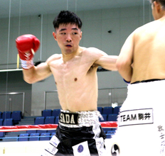 引きこもりを乗り越えたボクサー・山田定幸が４年ぶりのプロ２勝目「さんざん殴り合った後、仲良くなれる」人気漫画「はじめの一歩」から興味