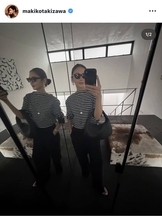 ４８歳・滝沢眞規子、ボーダー柄Ｔシャツの秋コーデが「すってき〜」「タキマキさんに生まれ変わりたい！」