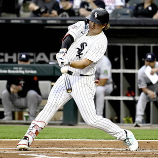 村上宗隆が日本人トップの３１号、松井秀喜のキャリアハイに１年目で並んだ…シカゴの夜空に高々とムーンショット