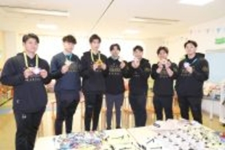 【阪神】ＯＢ・鳥谷敬氏が沖縄で１８度目の病院訪問 「長く続けることのすばらしさを感じている」