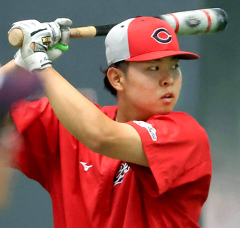 【広島】ドラ１平川蓮、自打球から復帰初スイングで先制打＆二盗　菊池涼介も復帰初打席でチャンスメイク