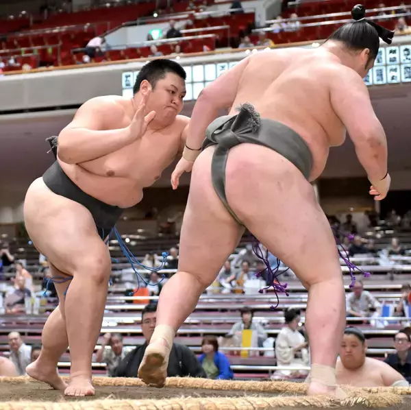 幕下最下位格付け出しの火雷（ほのいかづち）、連敗デビューも兄弟子の幕内・獅司の声かけに感謝「うれししです」