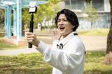「黒木華主演の選挙ドラマ「銀河の一票」　渡邊圭祐が暴露系ＹｏｕＴｕｂｅｒ役「枠を自由に捉えることができて楽しかった」」の画像1