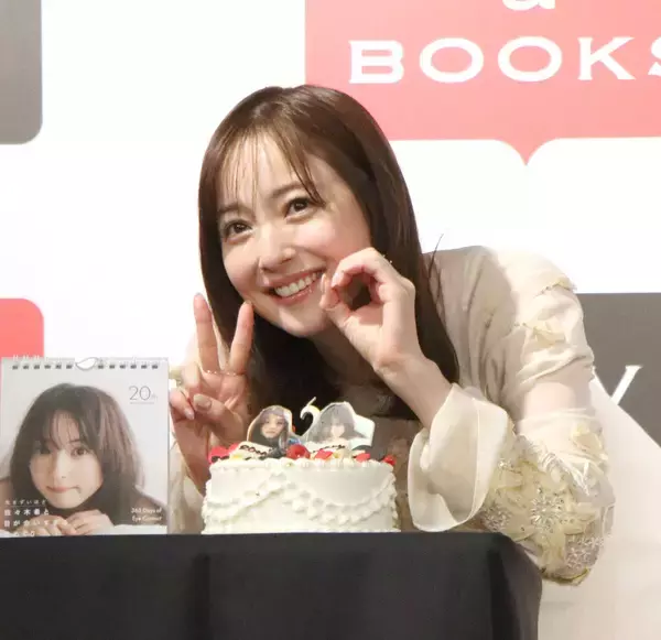 佐々木希　「目が合いすぎる」カレンダー発売「すごく高まっています！」“かわいすぎる”すっぴんも披露