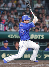【中日】８回に代打・阿部寿樹が勝ち越し打「いい場面で一本出て良かった」岡林勇希の犠打の後の初球、左中間を真っ二つ