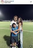 「４回結婚のＭＡＬＩＡ．イケメンＪリーガー息子＆三男と親子ショット「泣けました」「お父さんにも見える」」の画像1