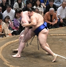 〇●〇●〇●〇●〇→〇　幕内・欧勝馬が連勝で抜け抜けを脱する「少し気になっていた。どこかで白星に変えたいと思っていた」