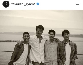 「みなさんかっこいい！」竹内涼真、サッカー仲間との再会ショットに騒然「こんなナチュラルの涼真くんが見れるなんて」