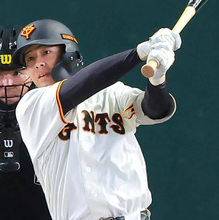 【巨人】戦力外の湯浅大が現役続行を希望　二塁、三塁、遊撃、外野を守れるユーティリティープレーヤー