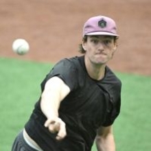 巨人・ウィットリー「スタミナ自信」入団会見で武器明かす　「全球種でカウント取れる」「登板数が一番大事」