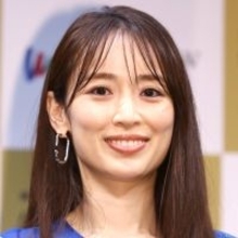 昨年結婚の泉里香、ゆるフワかき上げヘアが美しすぎる！「相変わらず」「とっても可愛い」夫はサッカー日本代表・谷口彰悟