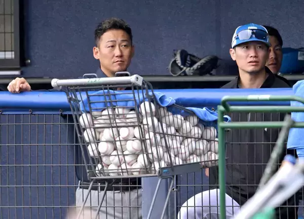 【日本ハム】中田翔氏がキャンプ電撃訪問　「輝いてる西川遥輝を見たい。ちょっと頑張れよっていう言葉をかけたい。まだまだ走れる」元同僚を激励