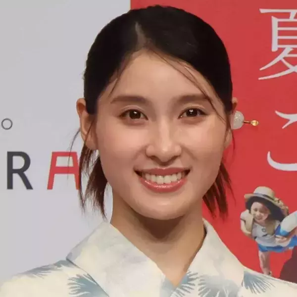 土屋太鳳、スタッフに囲まれ３１歳の誕生日祝い！「あったかい愛情をたくさん感じた時間でした」