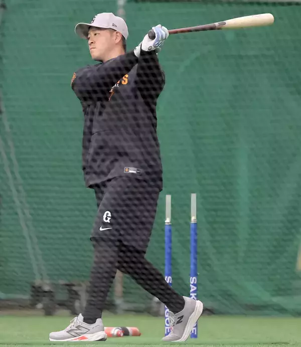 【巨人】「数も多く振れる時期」主将の岸田行倫が連日の早出特打