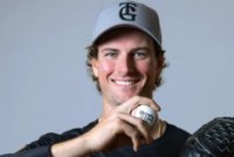 巨人新助っ人・ウィットリー、中学時代から巨人を認知「ＮＰＢのヤンキース」日本野球に憧れオファー即決