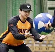 【巨人】泉口友汰が負傷後初の内野ノックとティー打撃「本当に生きてて良かった。野球ができる喜びを改めて感じた」　２１日に打球直撃で救急搬送