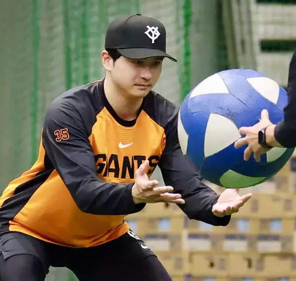 【巨人】泉口友汰が負傷後初の内野ノックとティー打撃「本当に生きてて良かった。野球ができる喜びを改めて感じた」　２１日に打球直撃で救急搬送