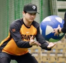 【巨人】泉口友汰が負傷後初の内野ノックとティー打撃「本当に生きてて良かった。野球ができる喜びを改めて感じた」　２１日に打球直撃で救急搬送