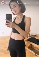４４歳・安田美沙子「ナイスボディーの秘密ですね」ウエスト＆美脚見せ「細ーい」エクササイズ姿「真剣な顔も良い」