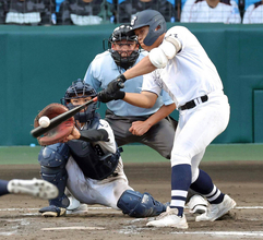 【甲子園】八王子実践・９回代打で同点打の金子侑樹はベンチプレス１１０キロ　晴れやかな笑顔で「ようやくチームに貢献できて、とてもうれしかった」　