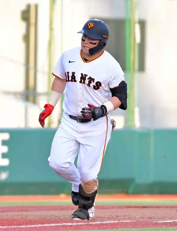 巨人・浅野翔吾が今季絶望　近日中に右膝手術…２軍戦で本塁打放ち走塁中に負傷　半月板断裂していた