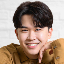 鈴木福、ピンク髪で衝撃のホスト姿！驚きのオフショット「指名しちゃう」「Ｎｏ．１に」