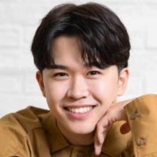 鈴木福、ピンク髪で衝撃のホスト姿！驚きのオフショット「指名しちゃう」「Ｎｏ．１に」