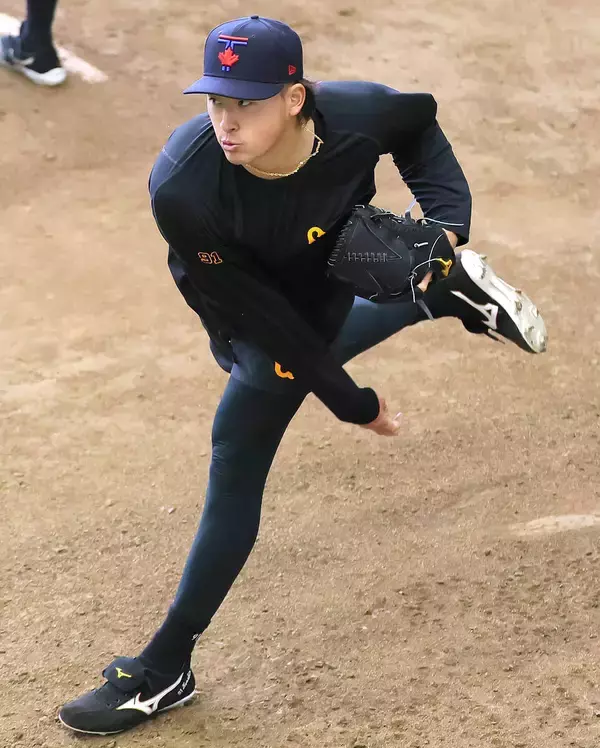 【巨人】堀田賢慎ＶＳ湯浅大　キャンプ前にもうフリー打撃登板…ブルペンでは小林誠司から「ナイスボール！」