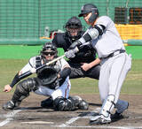 「【巨人】４番抜擢の高卒２年目・石塚裕惺が今季初打席初安打　前日「ゴジラ塾」から即結果」の画像1