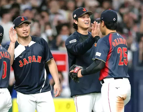 鈴木誠也が侍の潤滑油「大谷様にみんな緊張」「同じ人間なんだよと伝えていい雰囲気に」決勝弾のヒーローインタで結束明かす　大谷翔平と同学年